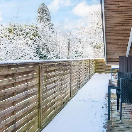 6 Person In Give-by Traum