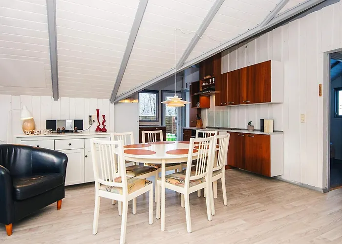 6 Person In Give-by Traum