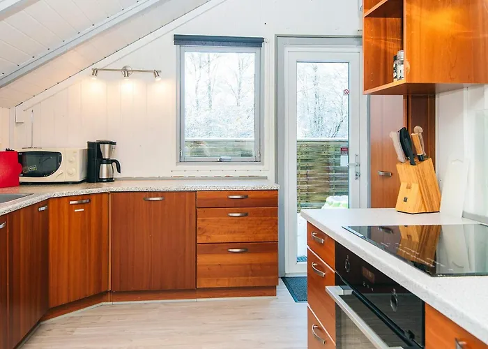 6 Person In Give-by Traum *