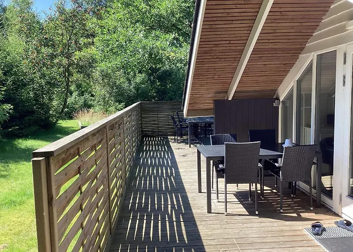 6 Person In Give-by Traum